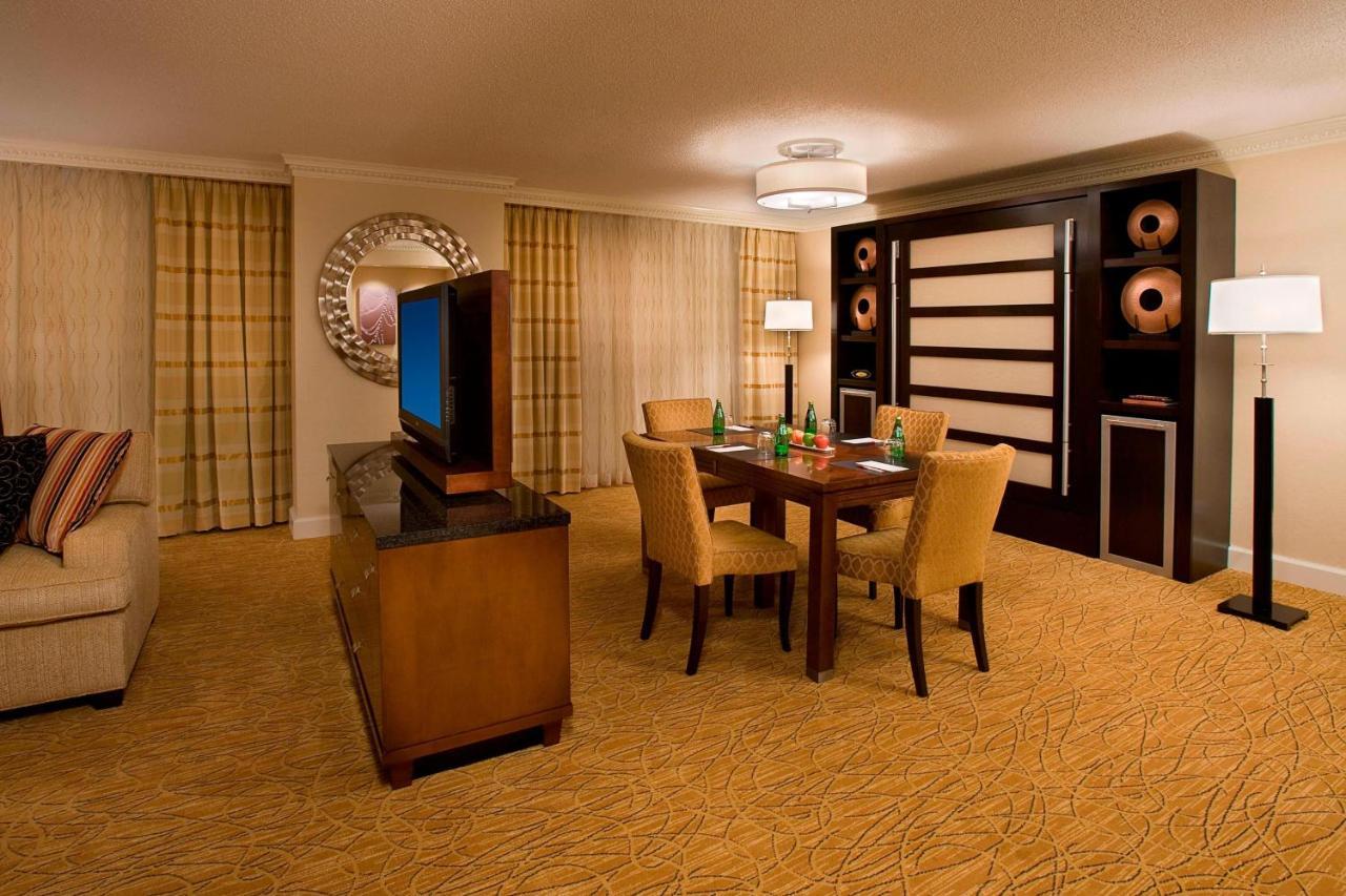 Toronto Airport Marriott Hotel Szoba fotó