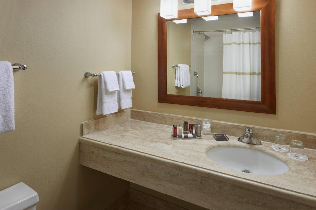 Toronto Airport Marriott Hotel Kültér fotó