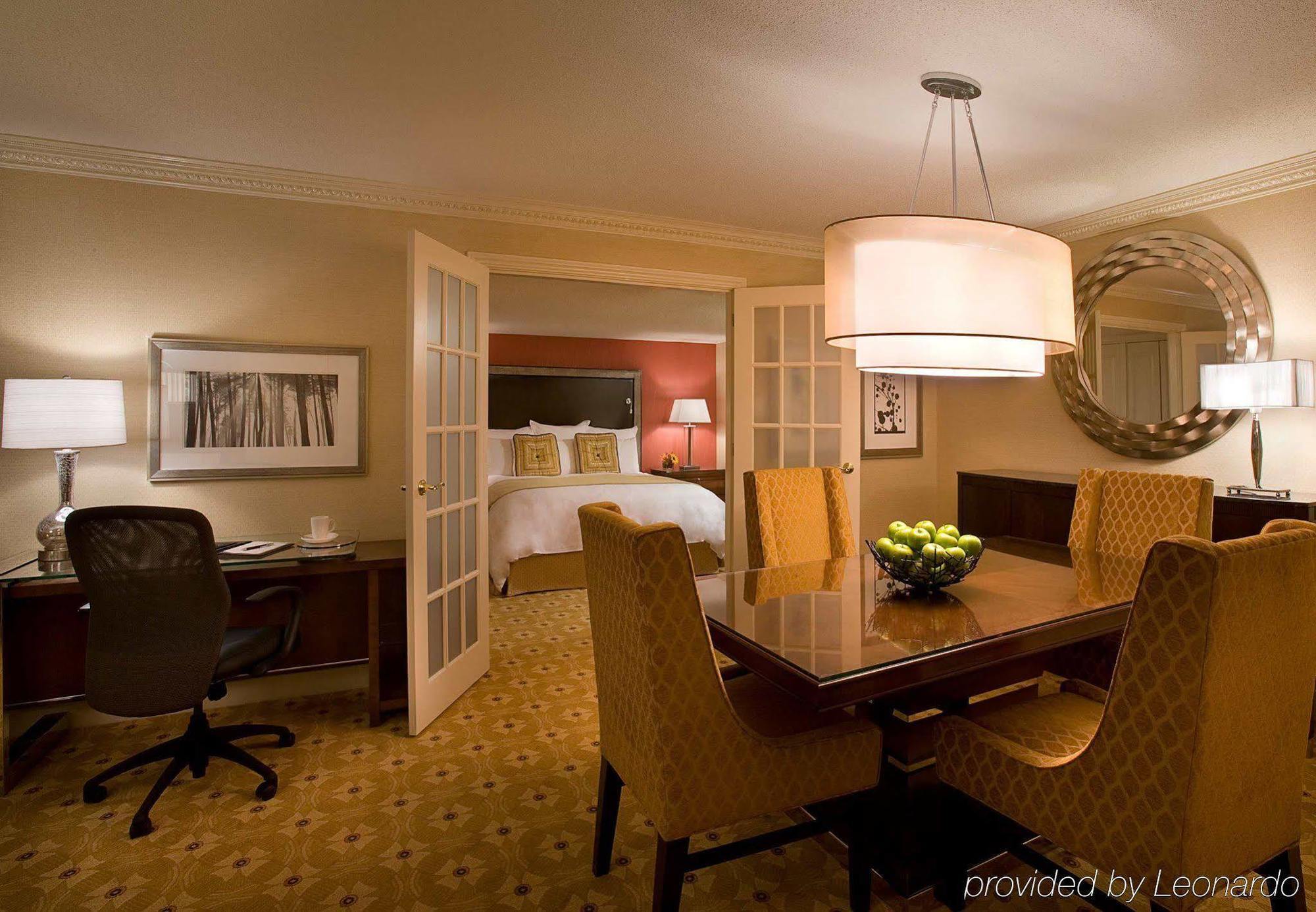 Toronto Airport Marriott Hotel Szoba fotó