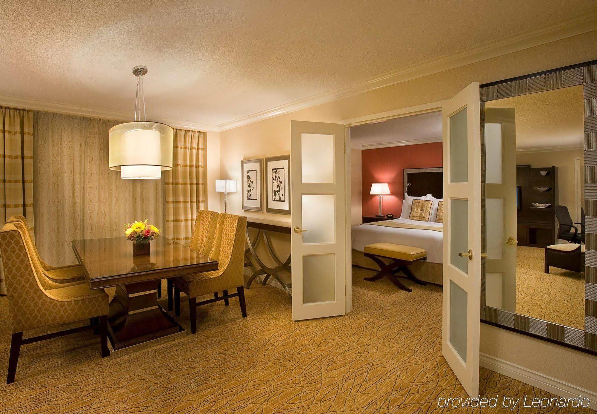 Toronto Airport Marriott Hotel Szoba fotó